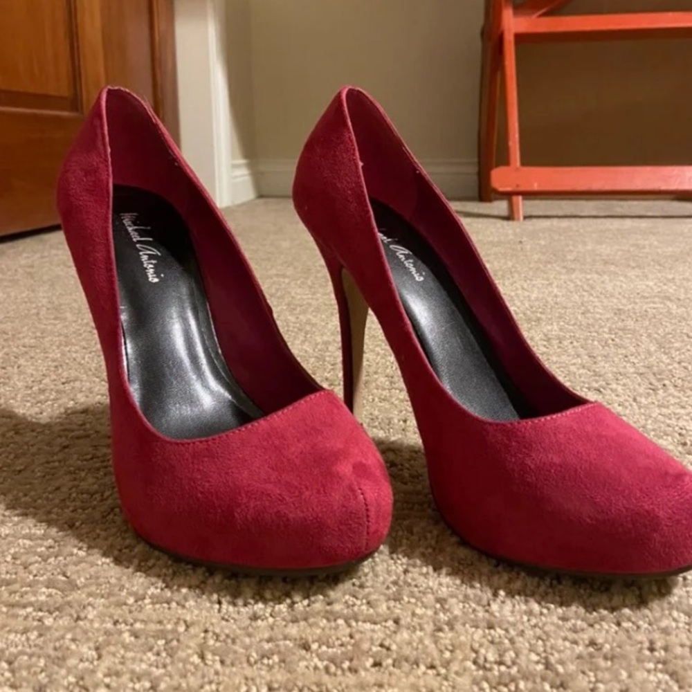 Hot Pink Heels